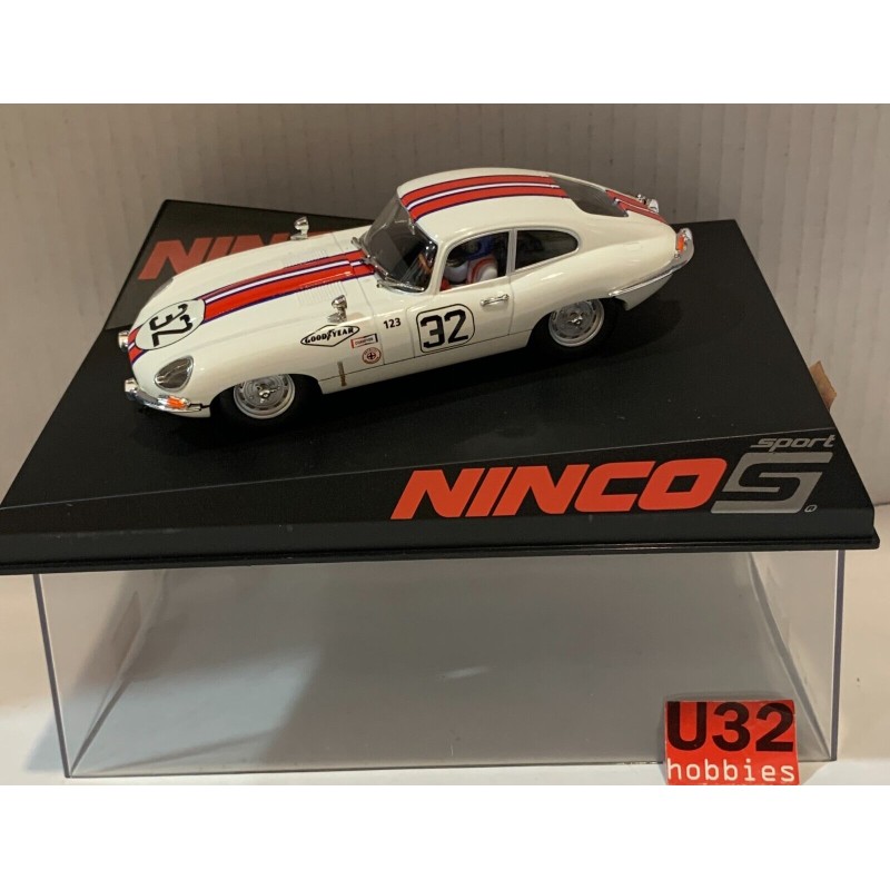 SLOT CAR NINCO 50596 JAGUAR E-TYPE COUPE -32 SEBRING