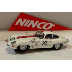 SLOT CAR NINCO 50596 JAGUAR E-TYPE COUPE -32 SEBRING