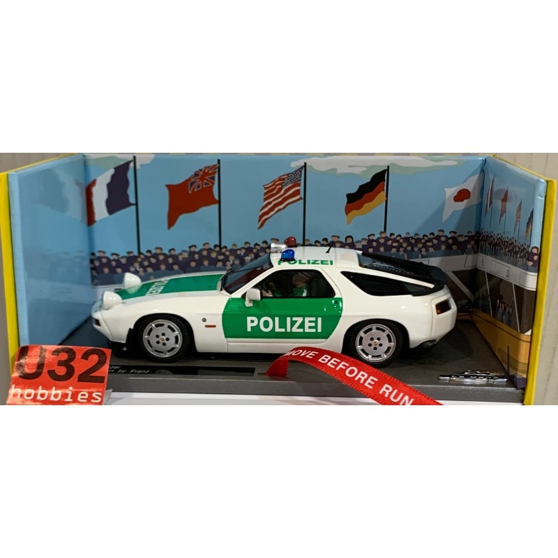 SLOT CAR LEMANS MINIATURES 132105M PORSCHE 928 POLIZEI DRIVEN BY FRANZ CON LUCES