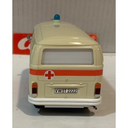 SLOT CAR CARRERA EVOLUTION 27794 VOLKSWAGEN BUS T2B AMBULANCE