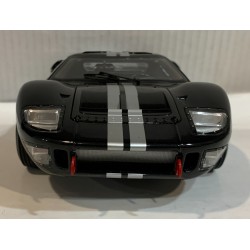 SHELBY COLLECTIBLES SHELBY 402  1/18 DIE CAST FORD GT40 MKII  NEGRO RAYAS PLATA