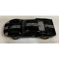 SHELBY COLLECTIBLES SHELBY 402  1/18 DIE CAST FORD GT40 MKII  NEGRO RAYAS PLATA