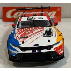 SLOT CAR CARRERA EVOLUTION 27807 FORD MUSTANG GT3 -64 CHAMPION SPIRIT TINCKNELL
